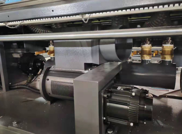 120-600gsm Κορυφαίο φύλλο Auto Flute Laminator 3Ply κυματοειδές μηχάνημα πλαστικοποίησης