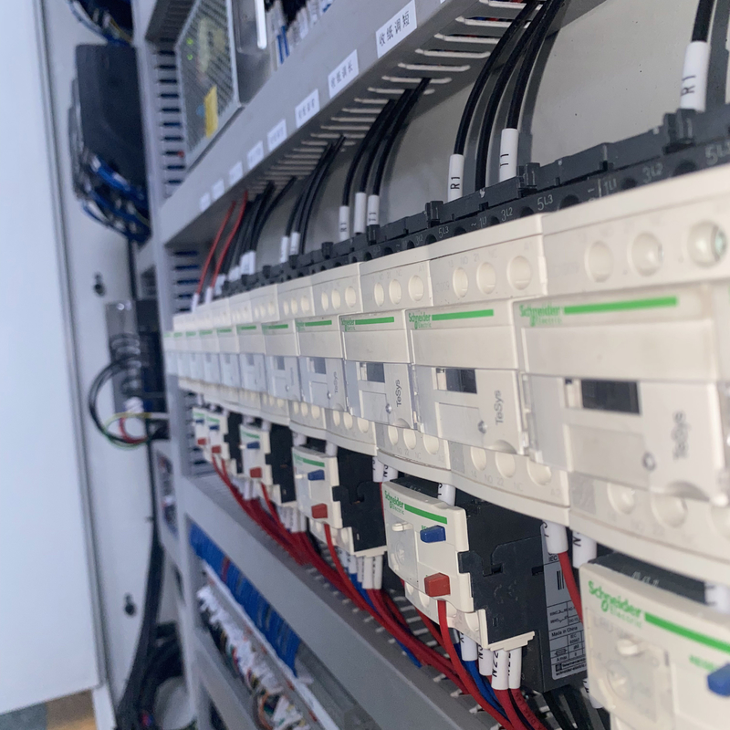 Αυτόματη υψηλή Laminator φλαούτων ακρίβειας μηχανή για το ζαρωμένο χαρτόνι