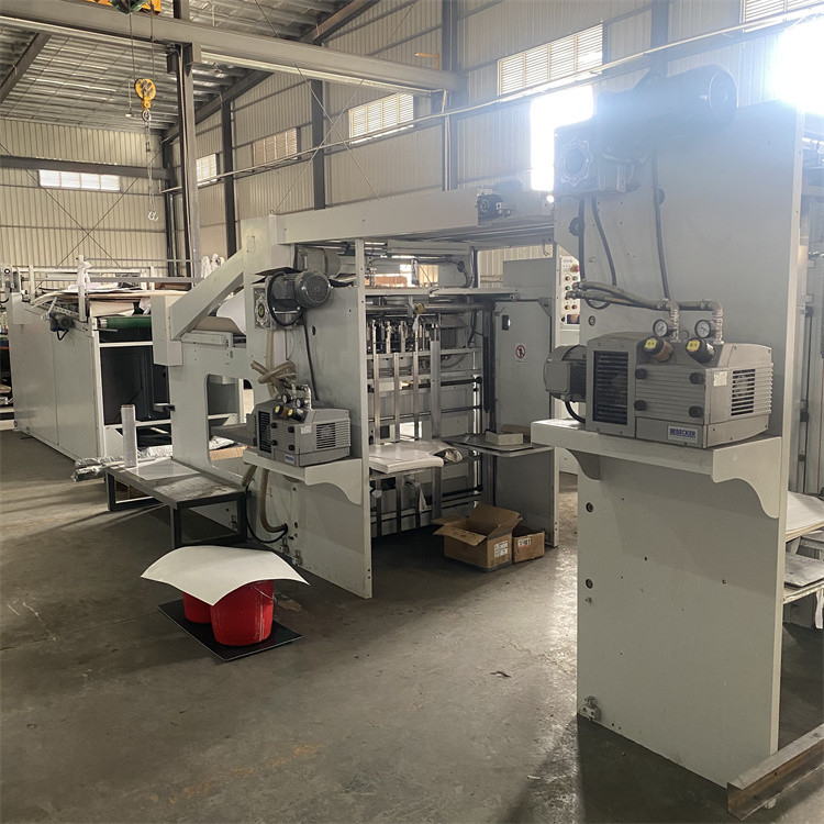 Ζαρωμένο υψηλή ταχύτητα Laminator 2 φλαούτων κιβωτίων πτυχή 3 5 7