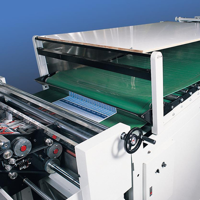 Αυτόματο Laminator χαρτονιού φλαούτων για το ζαρωμένο χαρτόνι